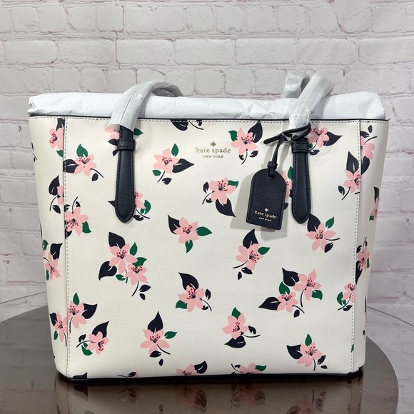 kate spade Handbags - Kate Spade schuyler lily blooms Perfect Spring Summer bag! NWT medium tote!